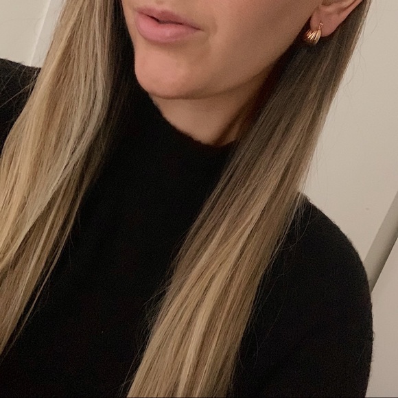 Murray Petite Hoops | 18k Gold Filled - Picture 2 of 3